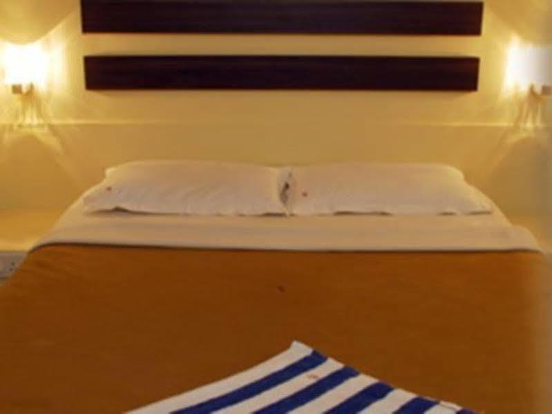 Hotel Golden Palace Pvt Ltd Mumbai Eksteriør bilde